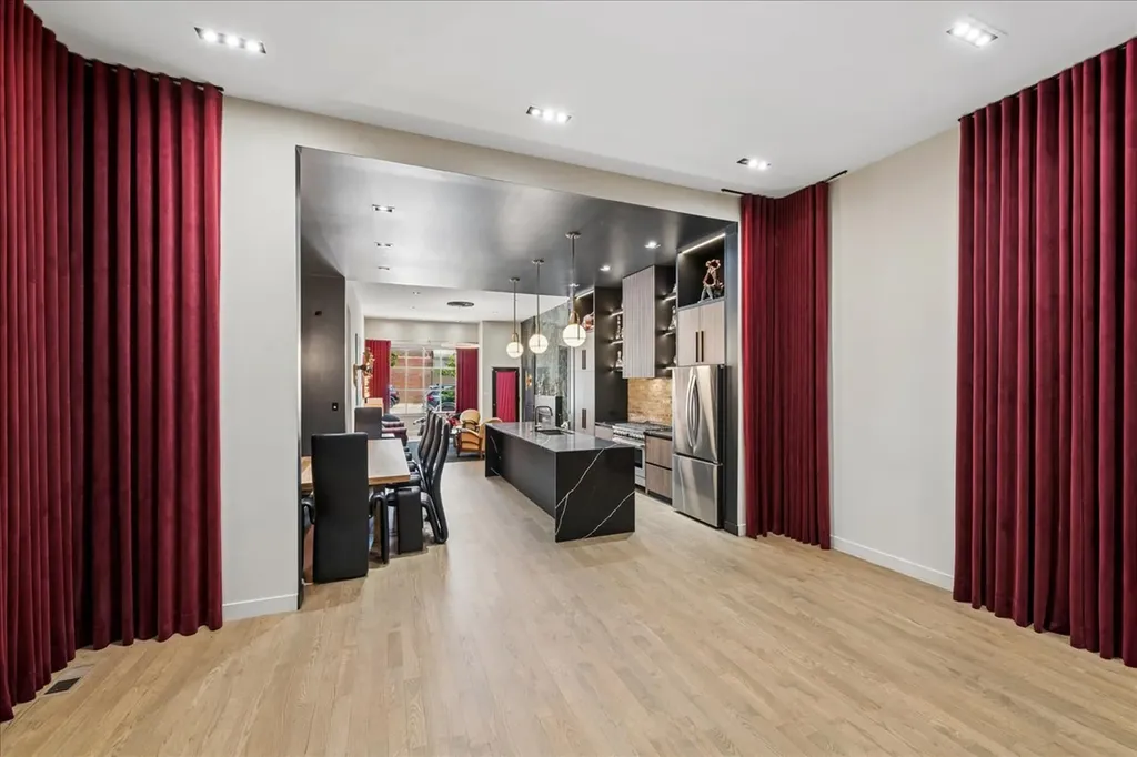 908 North California Avenue Chicago IL 60622