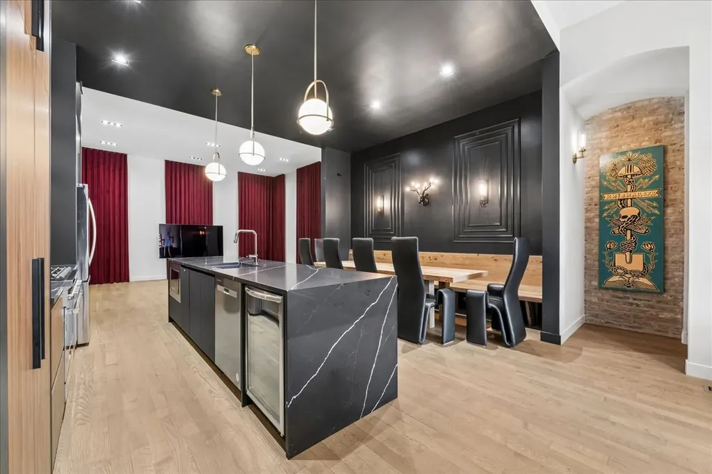 908 North California Avenue Chicago IL 60622