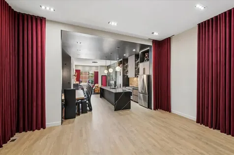 908 North California Avenue Chicago IL 60622