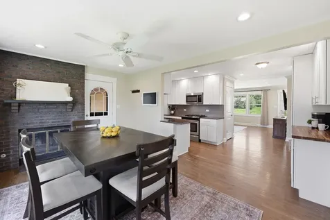 619 Oneida Drive Schaumburg IL 60193