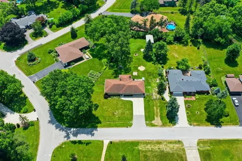 619 Oneida Drive Schaumburg IL 60193
