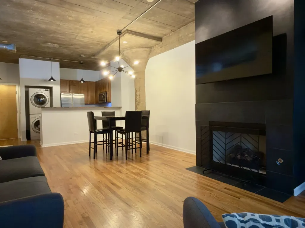 1070 West 15th Street Chicago IL 60608