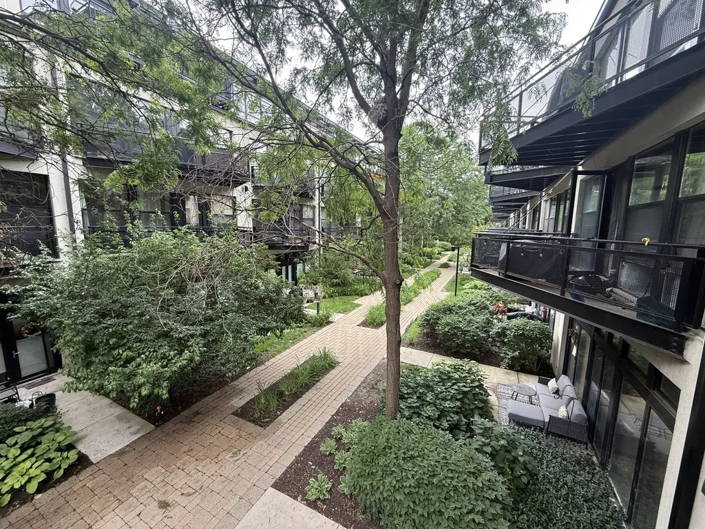 1070 West 15th Street Chicago IL 60608