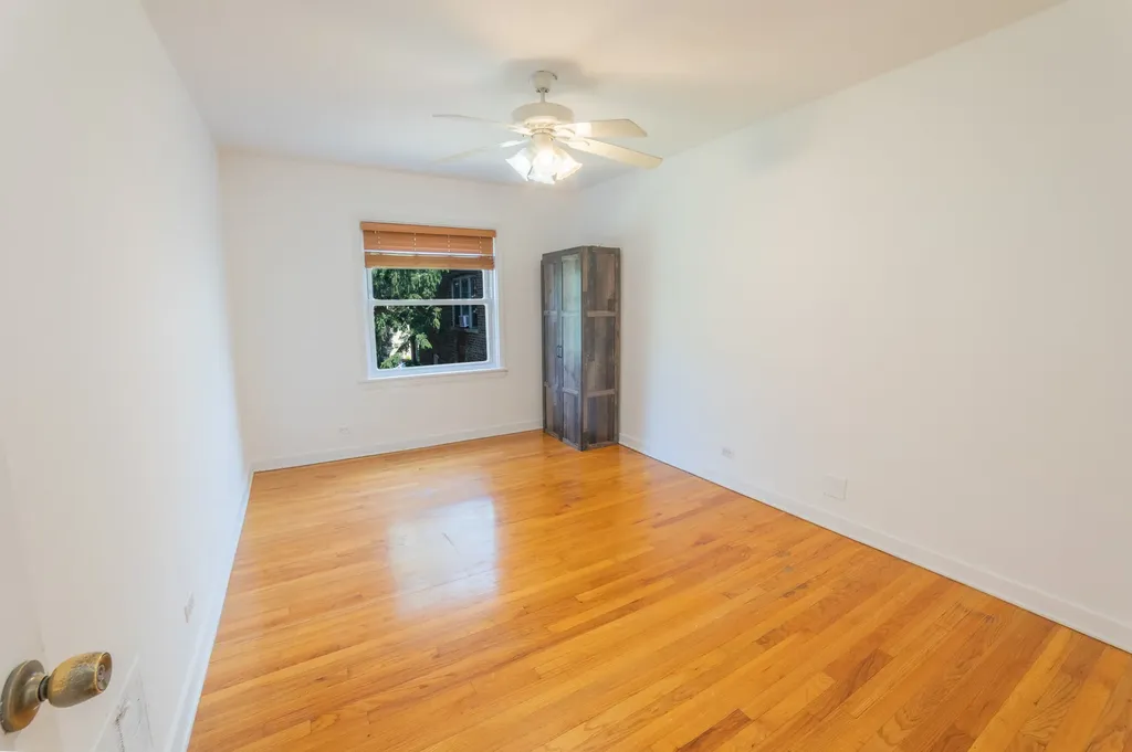 10518 South Artesian Avenue Chicago IL 60655