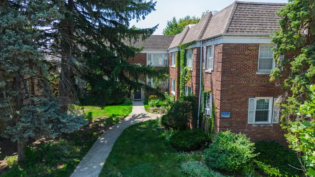 10518 South Artesian Avenue Chicago IL 60655