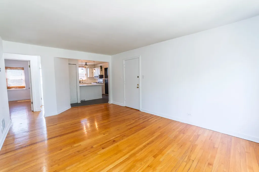 10518 South Artesian Avenue Chicago IL 60655