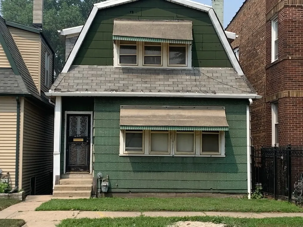 9726 South Avenue J Chicago IL 60617
