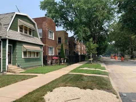 9726 South Avenue J Chicago IL 60617