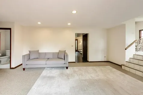 2620 North Phelps Avenue Arlington Heights IL 60004
