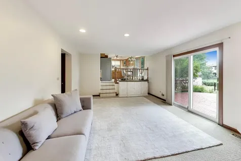 2620 North Phelps Avenue Arlington Heights IL 60004