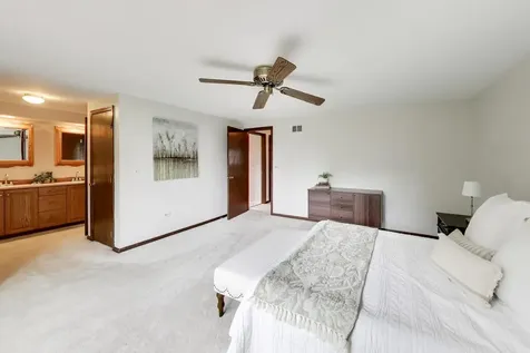 2620 North Phelps Avenue Arlington Heights IL 60004
