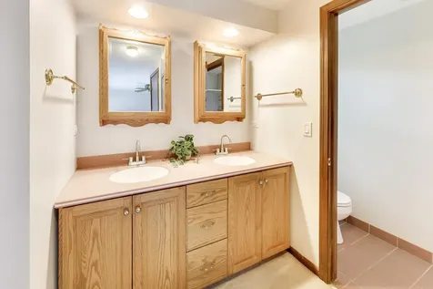 2620 North Phelps Avenue Arlington Heights IL 60004