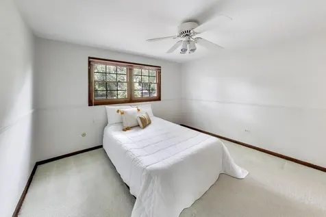 2620 North Phelps Avenue Arlington Heights IL 60004