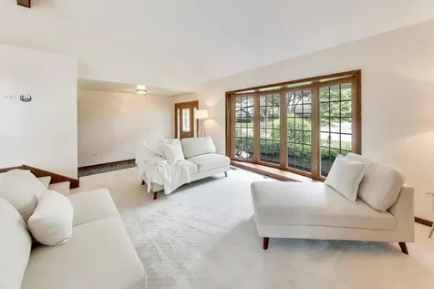 2620 North Phelps Avenue Arlington Heights IL 60004