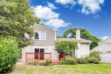 2620 North Phelps Avenue Arlington Heights IL 60004