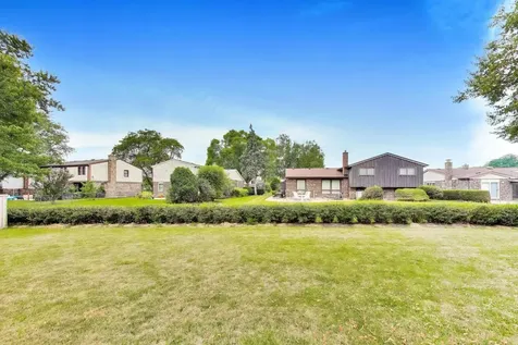 2620 North Phelps Avenue Arlington Heights IL 60004