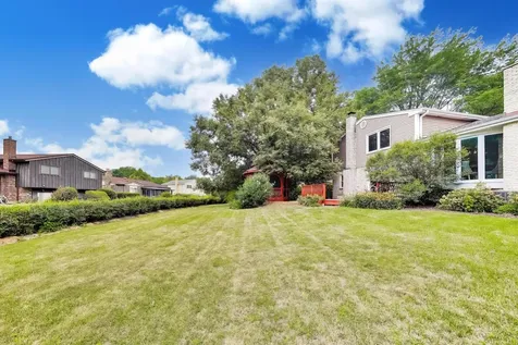 2620 North Phelps Avenue Arlington Heights IL 60004