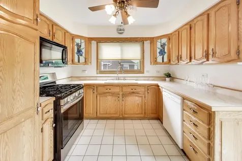 2620 North Phelps Avenue Arlington Heights IL 60004