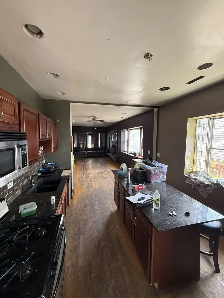 4256 North Meade Avenue Chicago IL 60634