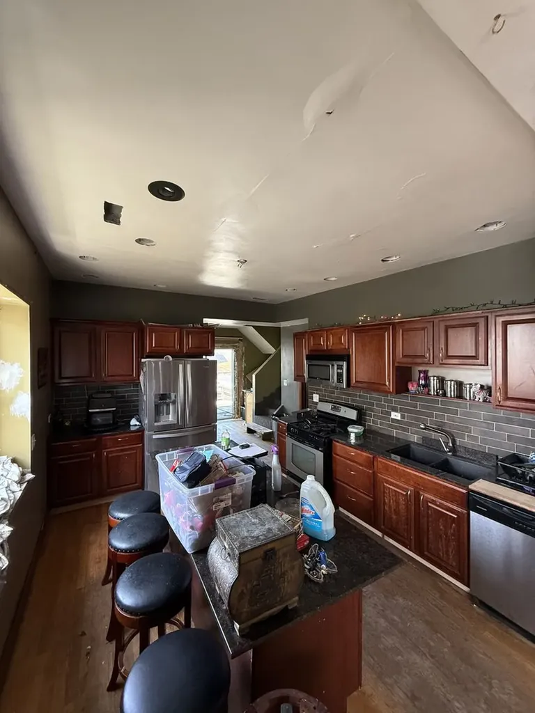 4256 North Meade Avenue Chicago IL 60634