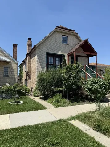 4256 North Meade Avenue Chicago IL 60634