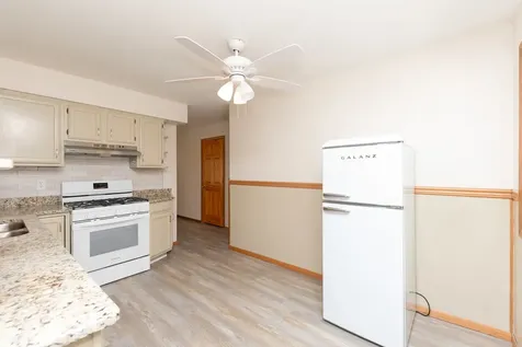 1527 South Main Street Belvidere IL 61008