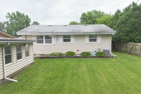 1527 South Main Street Belvidere IL 61008