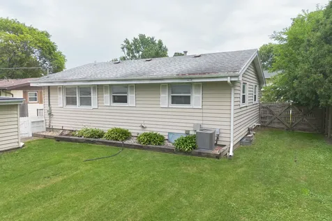1527 South Main Street Belvidere IL 61008