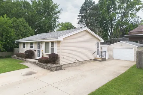 1527 South Main Street Belvidere IL 61008