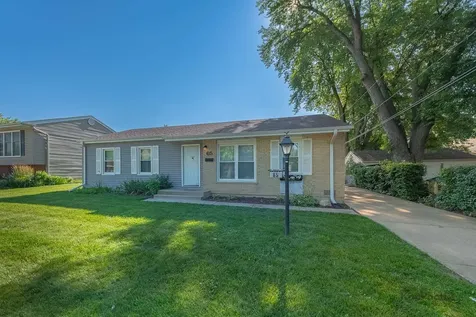 65 Laurel Trail Wheeling IL 60090