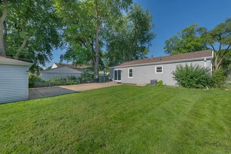 65 Laurel Trail Wheeling IL 60090