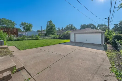 65 Laurel Trail Wheeling IL 60090