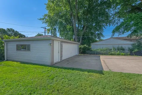 65 Laurel Trail Wheeling IL 60090