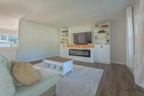 65 Laurel Trail Wheeling IL 60090