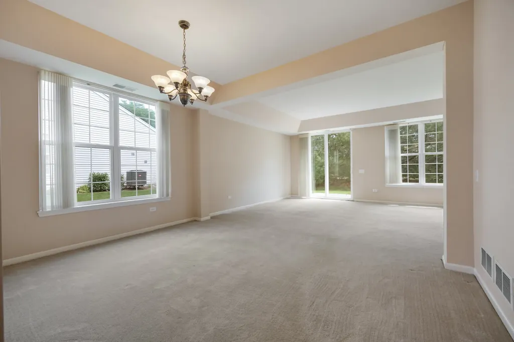 12452 Wedgemere Drive Huntley IL 60142