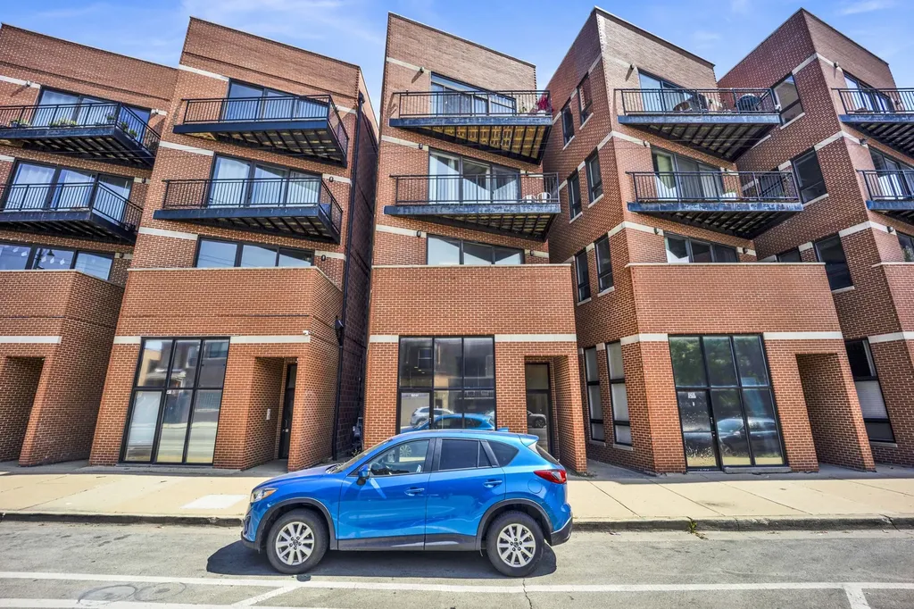 3505 North Elston Avenue Chicago IL 60618