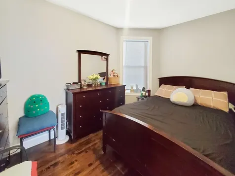 3215 West Warner Avenue Chicago IL 60618