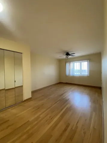 9375 Landings Lane Des Plaines IL 60016