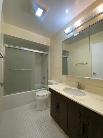 9375 Landings Lane Des Plaines IL 60016