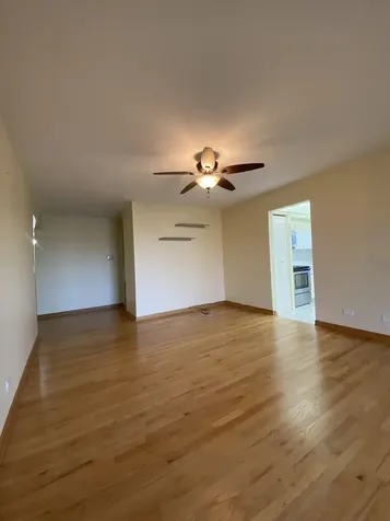 9375 Landings Lane Des Plaines IL 60016