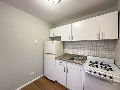 4610 North Dover Street Chicago IL 60640