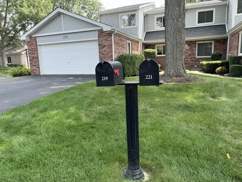 221 West Golfview Terrace Palatine IL 60067