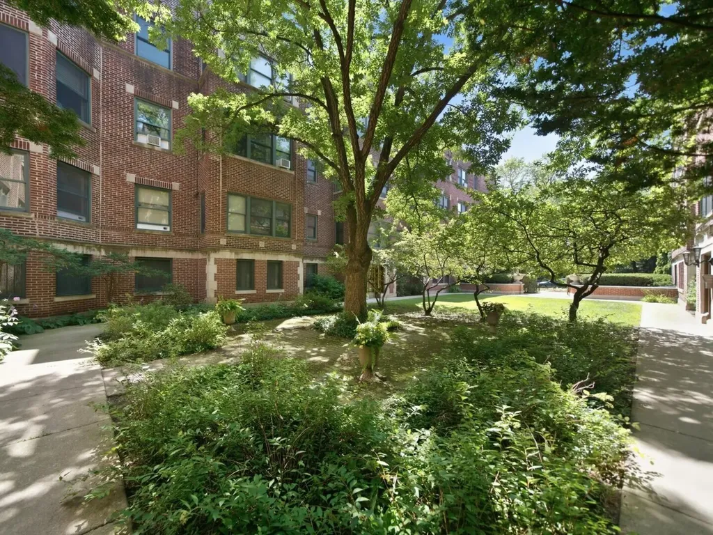 5551 South Kimbark Avenue Chicago IL 60637