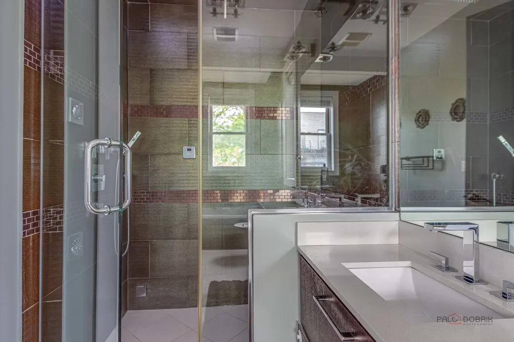 2501 West Haddon Avenue Chicago IL 60622