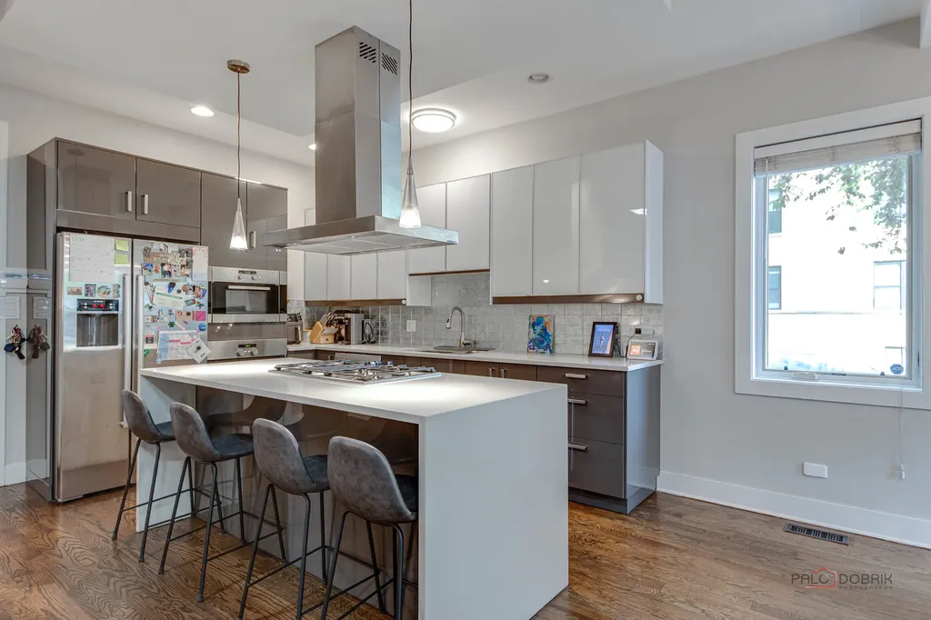 2501 West Haddon Avenue Chicago IL 60622