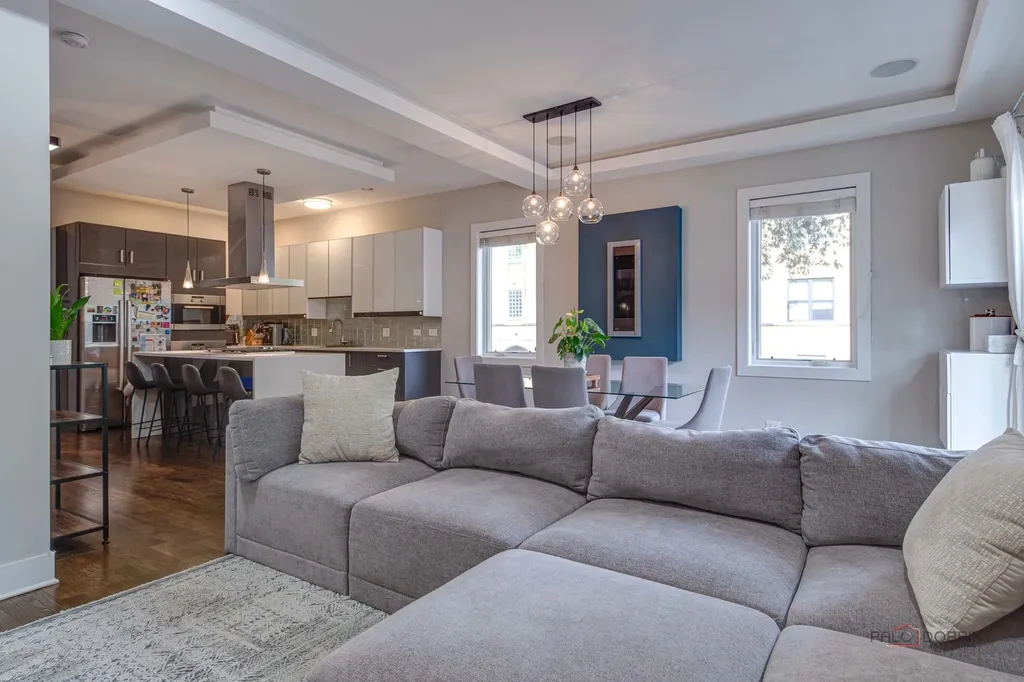 2501 West Haddon Avenue Chicago IL 60622