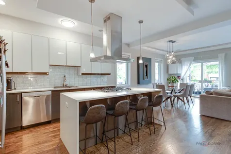 2501 West Haddon Avenue Chicago IL 60622