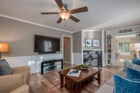 921 Ray Street Geneva IL 60134