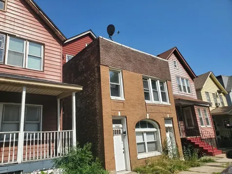 9953 South Avenue M W Chicago IL 60617