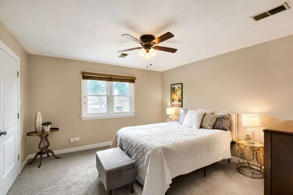 5310 North Lockwood Avenue Chicago IL 60630